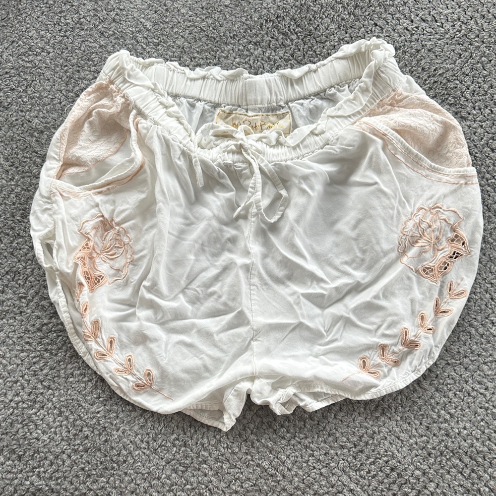 Jen's Pirate Booty White Ruffled Shorts